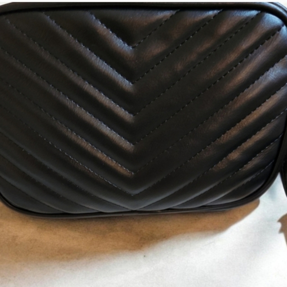 NEW Elegant YSL Leather Black Quilted Women's Bag - Picture 2 of 4